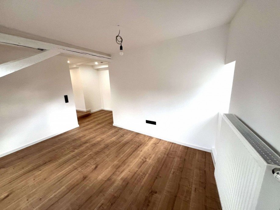 Wohn- und Esszimmer DG Vorderhaus Zweifamilienhaus Nu�baum