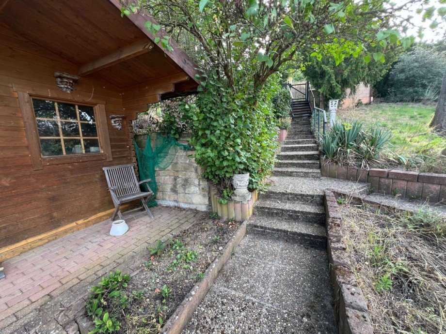 Gartenhaus und Zugang vom Parkplatz zum Hinterhaus Einfamilienhaus Odernheim