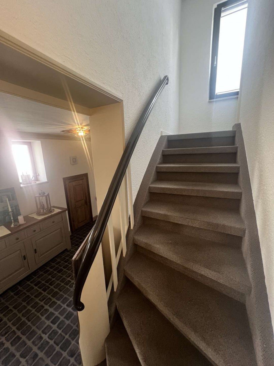 Treppe von EG zu OG Renditeobjekt Martinstein