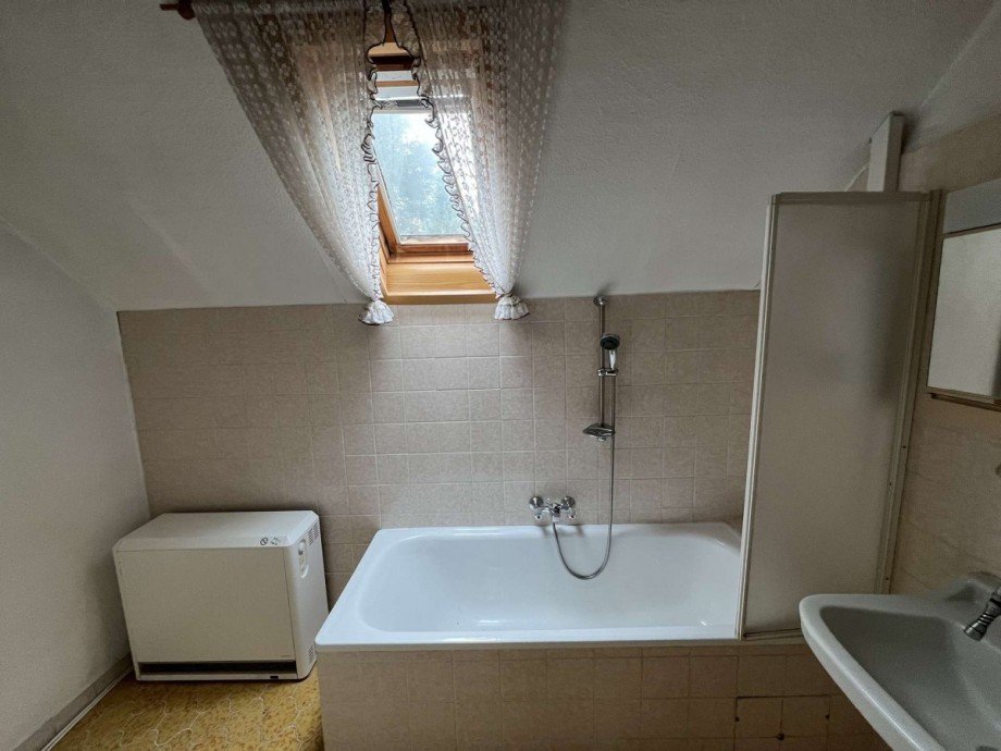 Bad im DG Einfamilienhaus Feilbingert