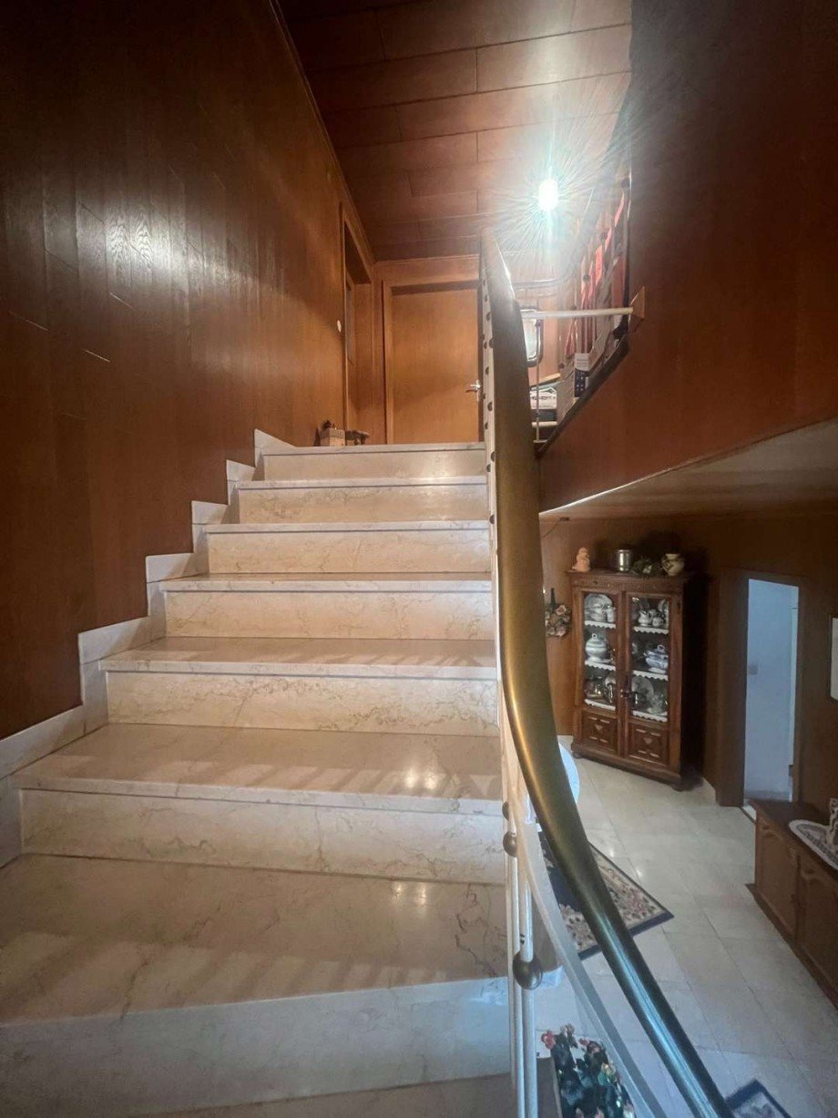 Treppe von EG zu DG Haus Bruschied