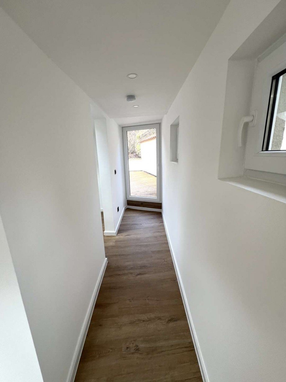 Flur mit Ausgang zur Dachterrasse Dachgeschosswohnung Nu�baum