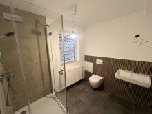 Bad OG Erstbezug nach Renovierung! 2 Zimmer, K�che mit EBK, Bad in Nu�baum zu vermieten!
