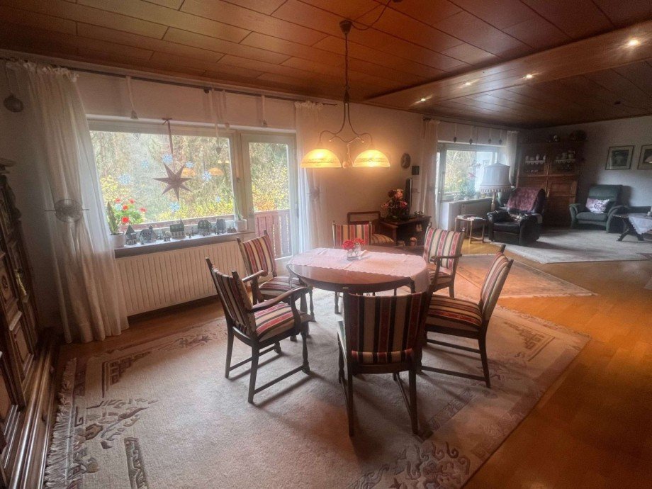 Wohn- und Esszimmer EG Haus Bruschied