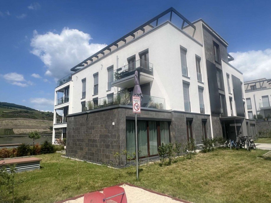 Vorder- und Seitenansicht Haus Etagenwohnung Bingen