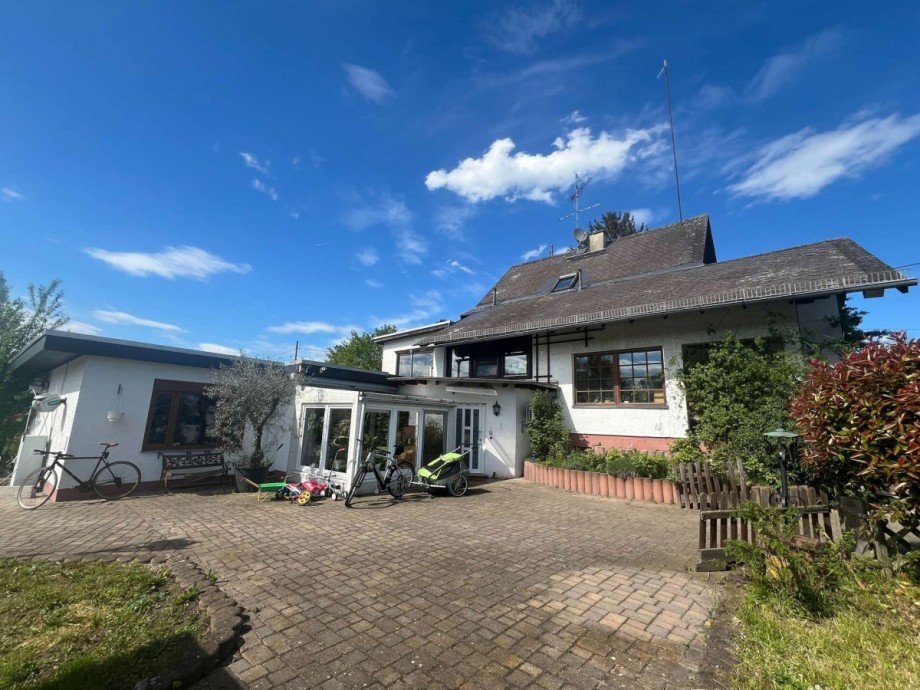 Hausr�ckansicht mit Anbau Einfamilienhaus Wiesbaden