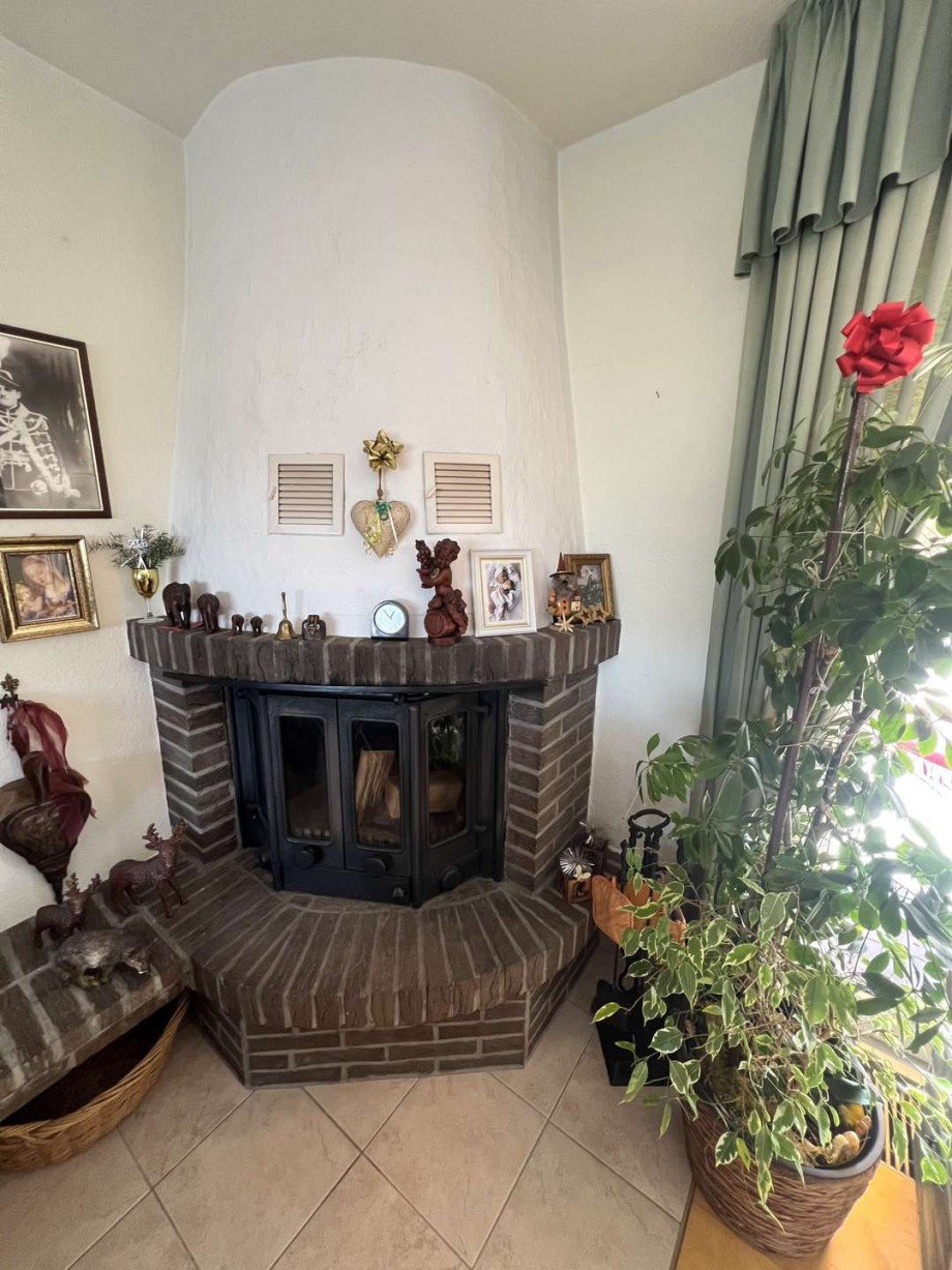 Kaminofen im Wohnzimmer EG Zweifamilienhaus Meddersheim