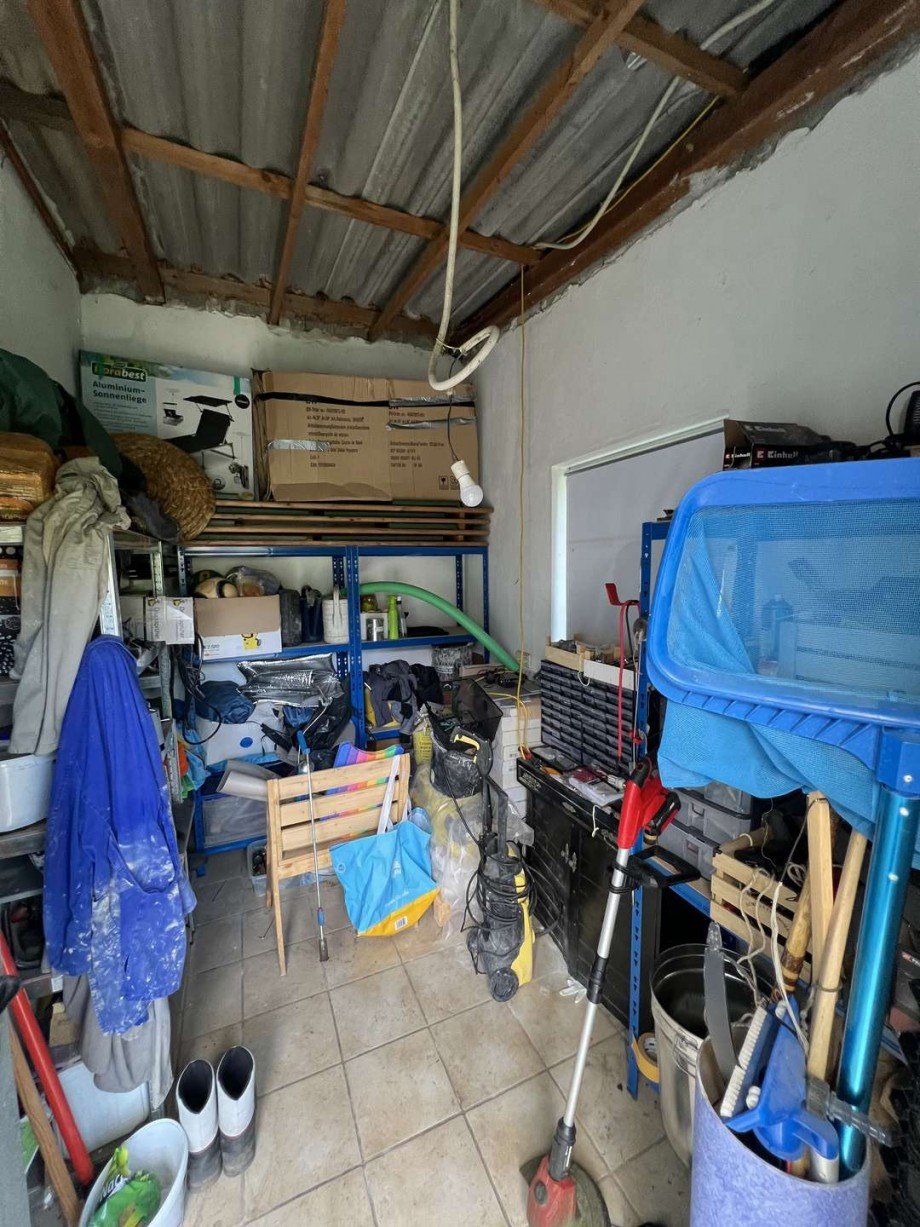 Abstellraum hinter Garage Haus Staudernheim