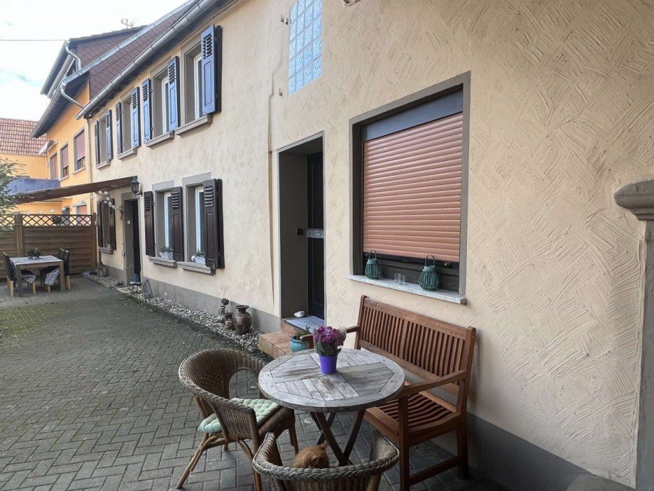 Vorderansicht Haus Renditeobjekt Breitenheim