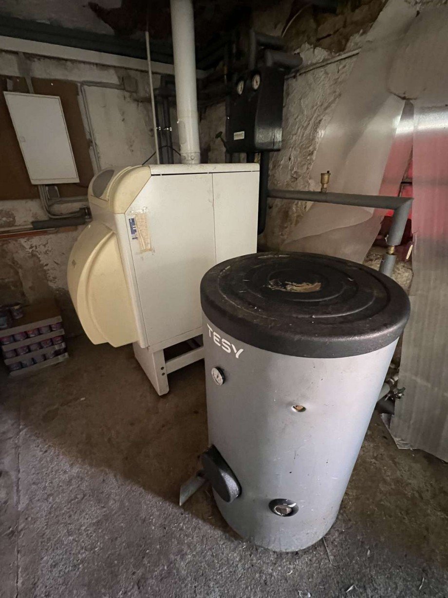 Heizung mit Warmwasserspeicher Einfamilienhaus Duchroth