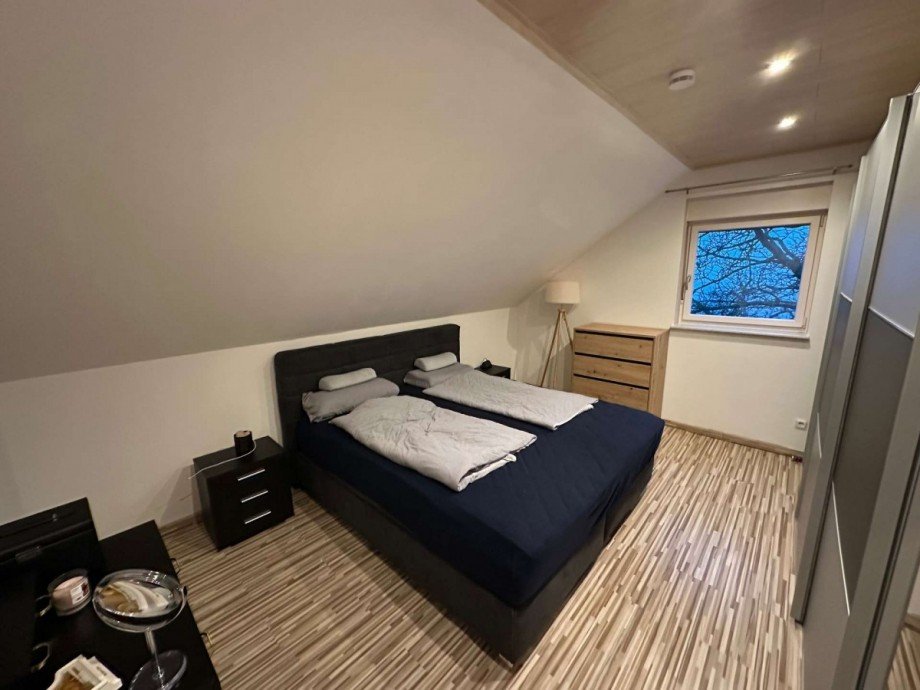 Schlafzimmer 1 OG Einfamilienhaus Becherbach