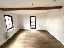 Wohn-/EsszimmerOG Erstbezug nach Renovierung! 2 Zimmer, K�che mit EBK, Bad in Nu�baum zu vermieten!