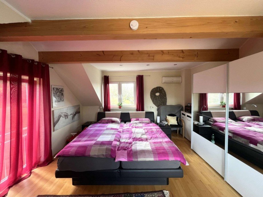 Schlafzimmer DG Zweifamilienhaus Meddersheim