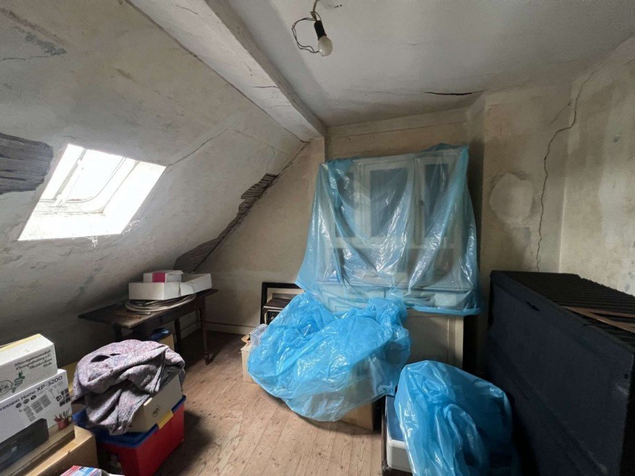 ausbauf�higes Zimmer im DG Haus Staudernheim