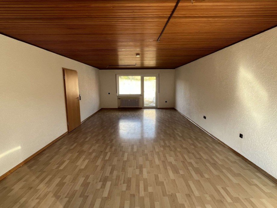 Ess- und Wohnzimmer OG Wohnung Mehrfamilienhaus Becherbach