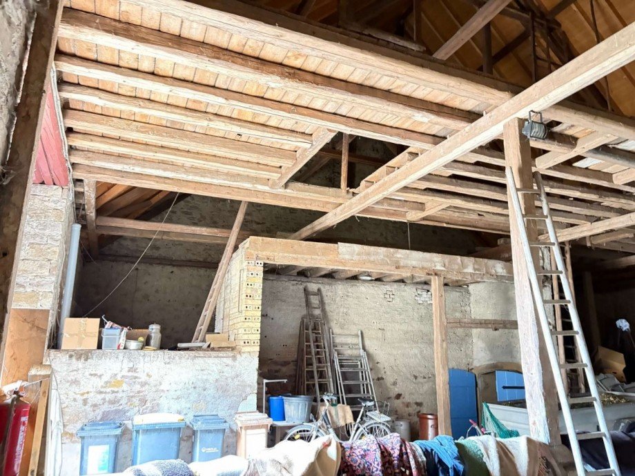 Scheune seitlich Haus Zotzenheim