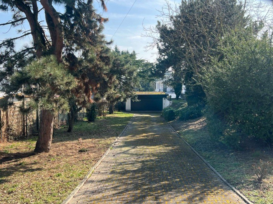 Hofeinfahrt Bungalow Bad Kreuznach-Winzenheim