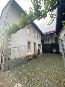 Ansicht Preisreduzierung! Bauernhaus und idyllischem Innenhof, Scheune und Nebengeb�uden