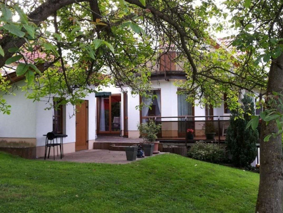 R�ckansicht Einfamilienhaus Obermoschel