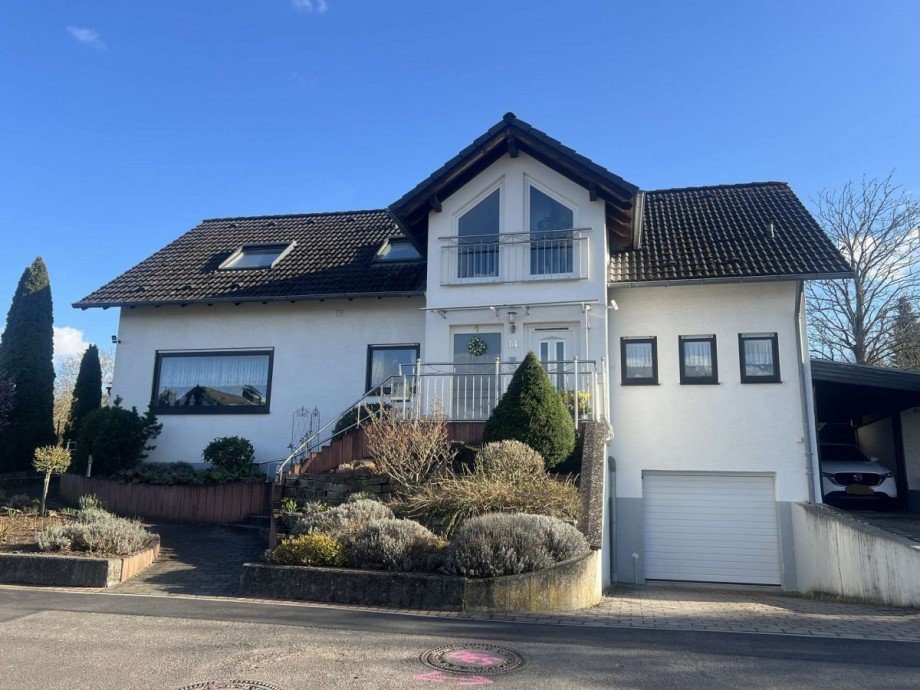 Hausansicht Zweifamilienhaus Meddersheim