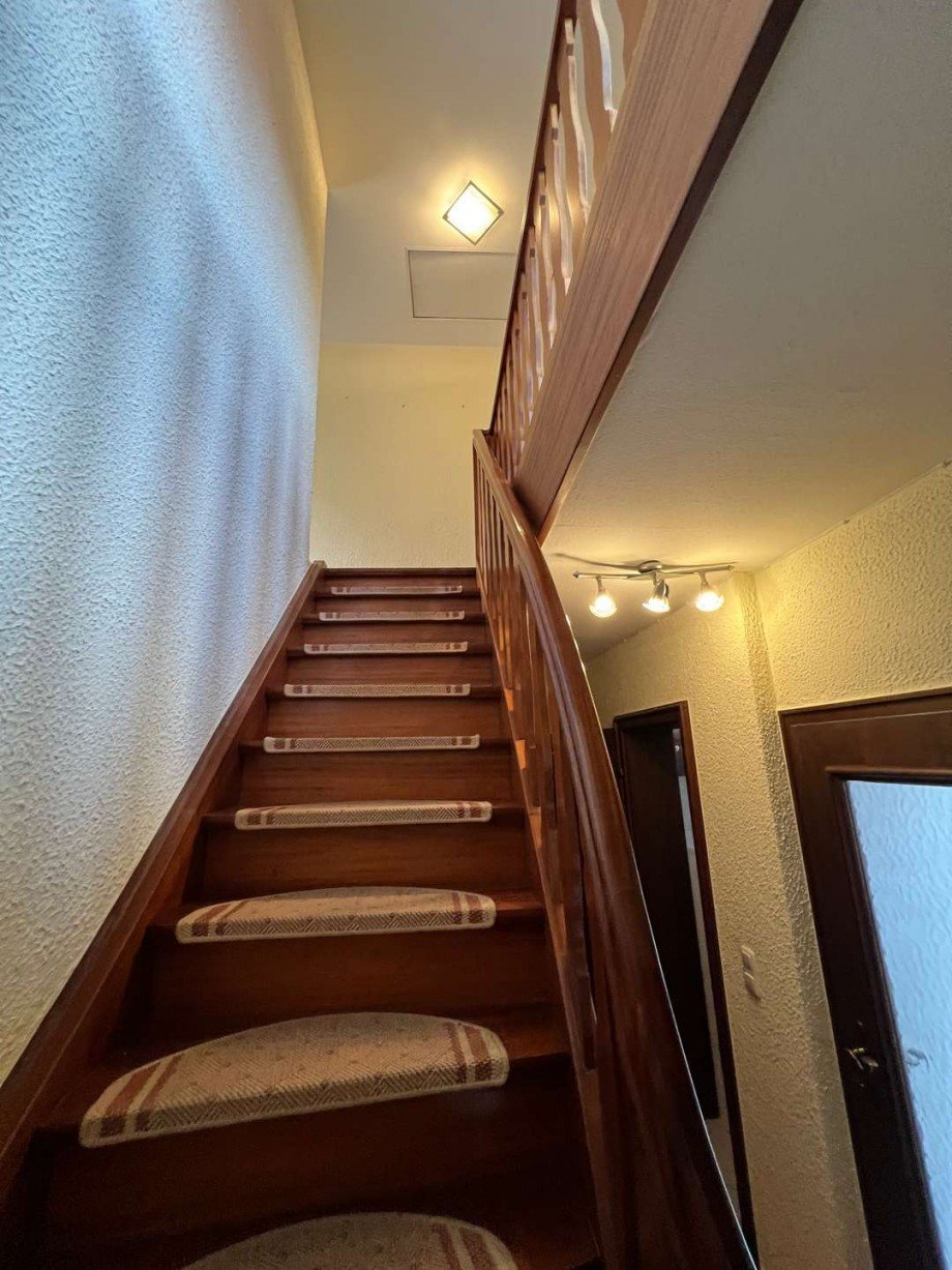 Treppe UG zum EG im Hinterhaus Einfamilienhaus Odernheim