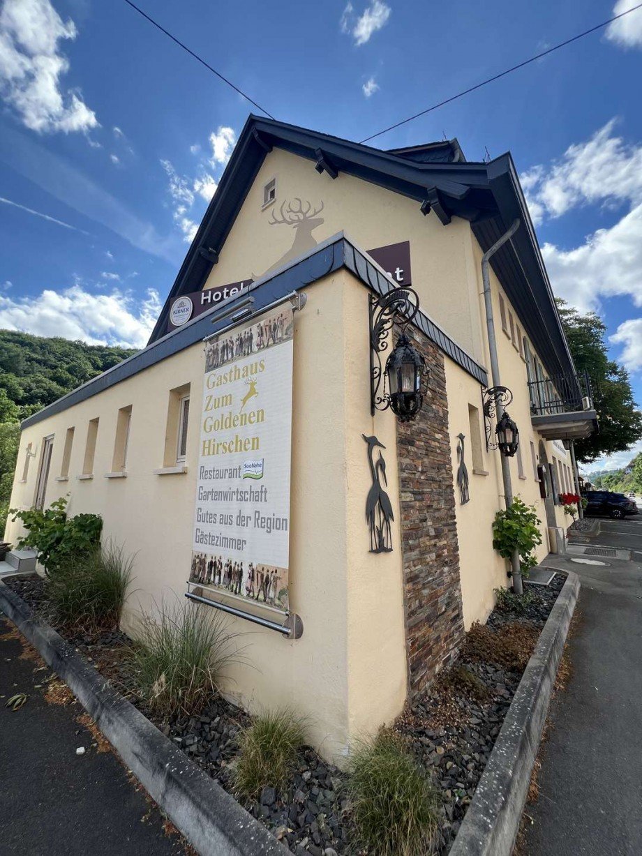 Hausseitenansicht 1 B�ro / Praxis Martinstein