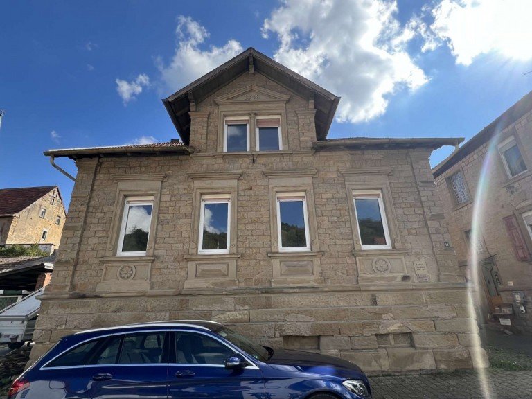 Hausansicht Obermoschel Renditeobjekt TOP-GELEGENHEIT! Historisches denkmalgesch�tztes Sandsteinhaus in Obermoschel zu verkaufen