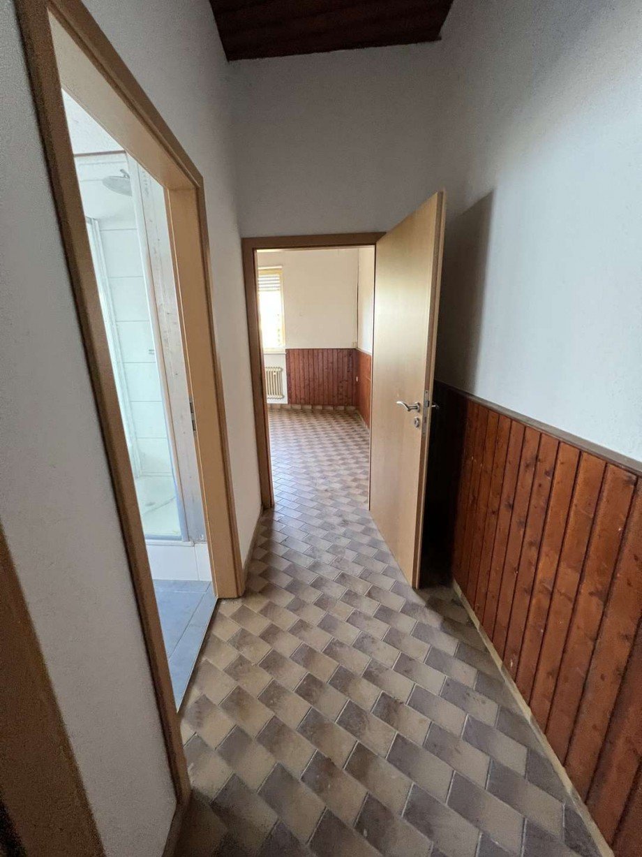 Flur EG 3 Zimmerwohnung Mehrfamilienhaus Becherbach