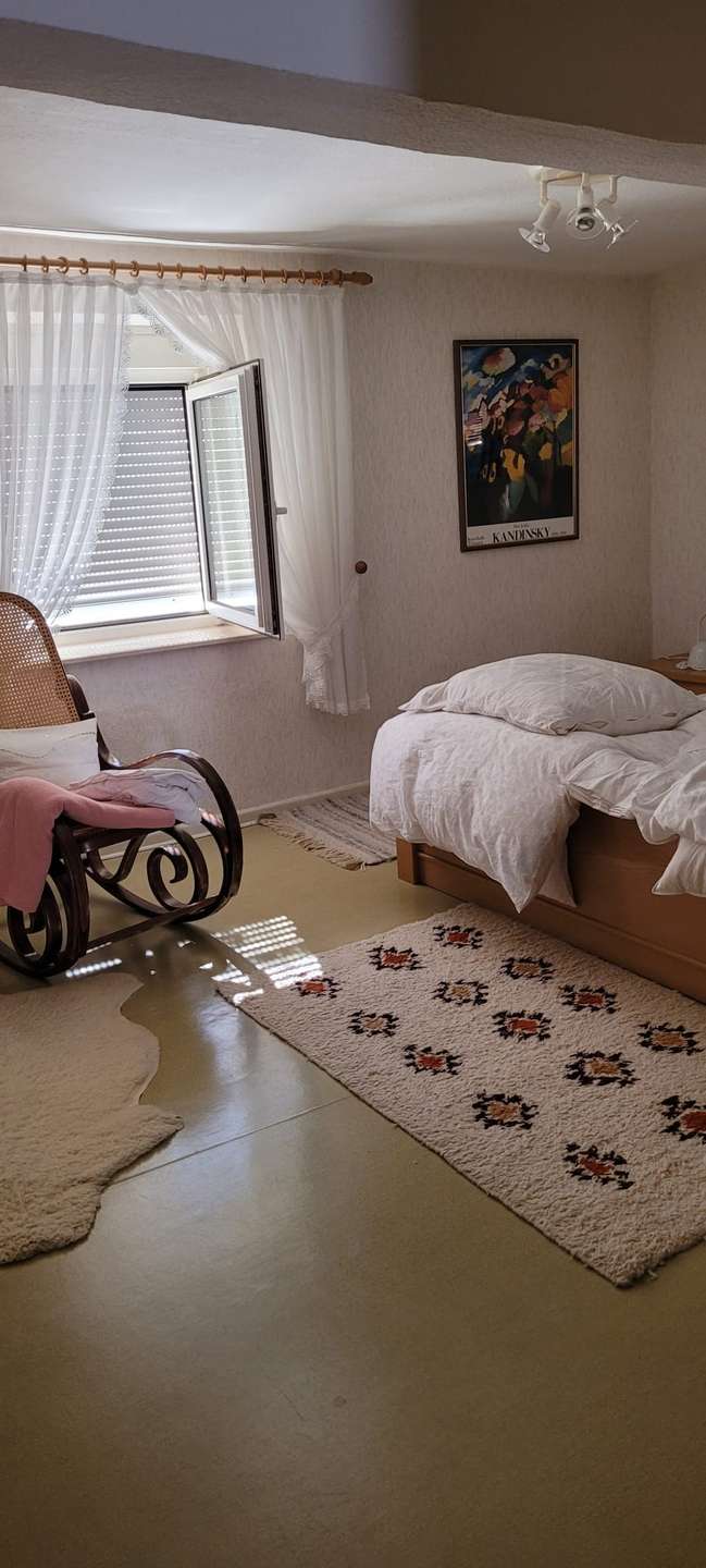 Zimmer 2 OG Einfamilienhaus Desloch