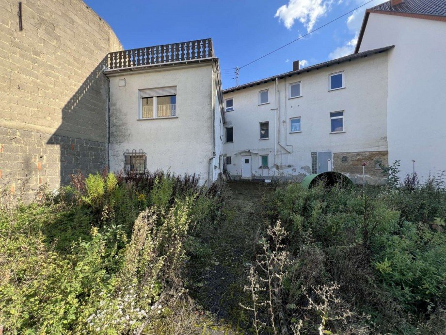 R�ckansicht Mehrfamilienhaus Becherbach