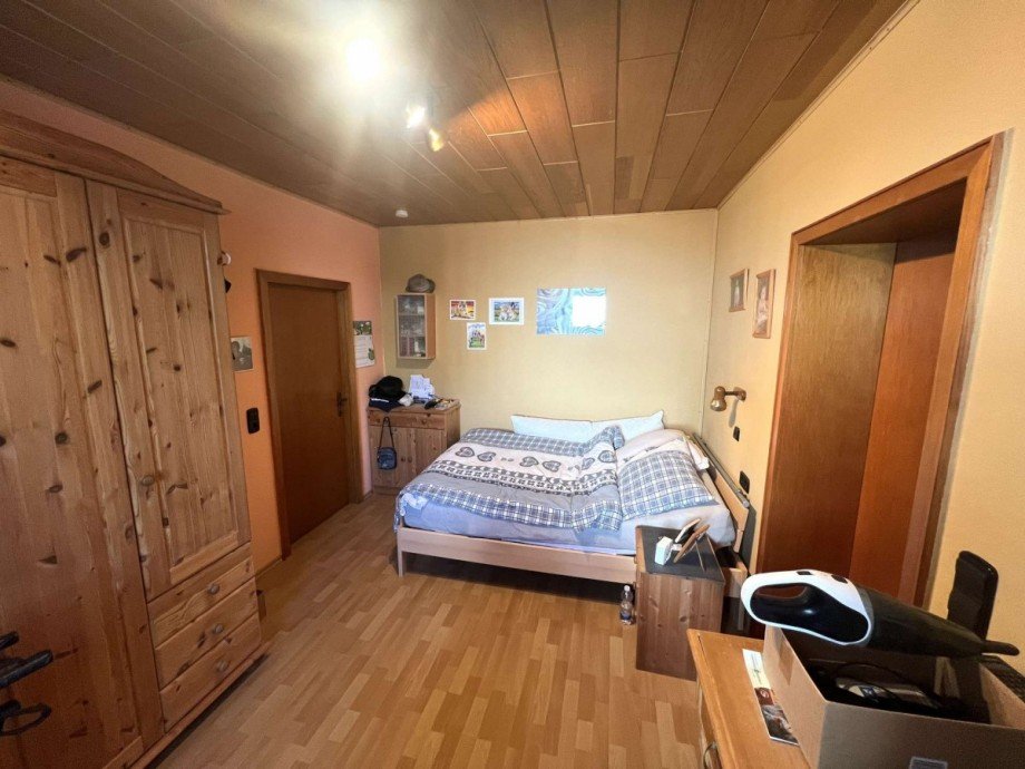 Schlafzimmer 1 EG Einfamilienhaus Meisenheim