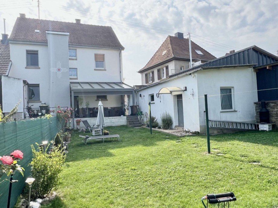 R�ckansicht Haus und Garage mit Abestellraum Haus Staudernheim