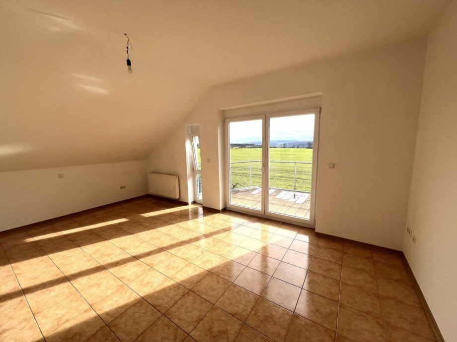 Schlafzimmer 1 DG Doppelhaush�lfte Monzingen