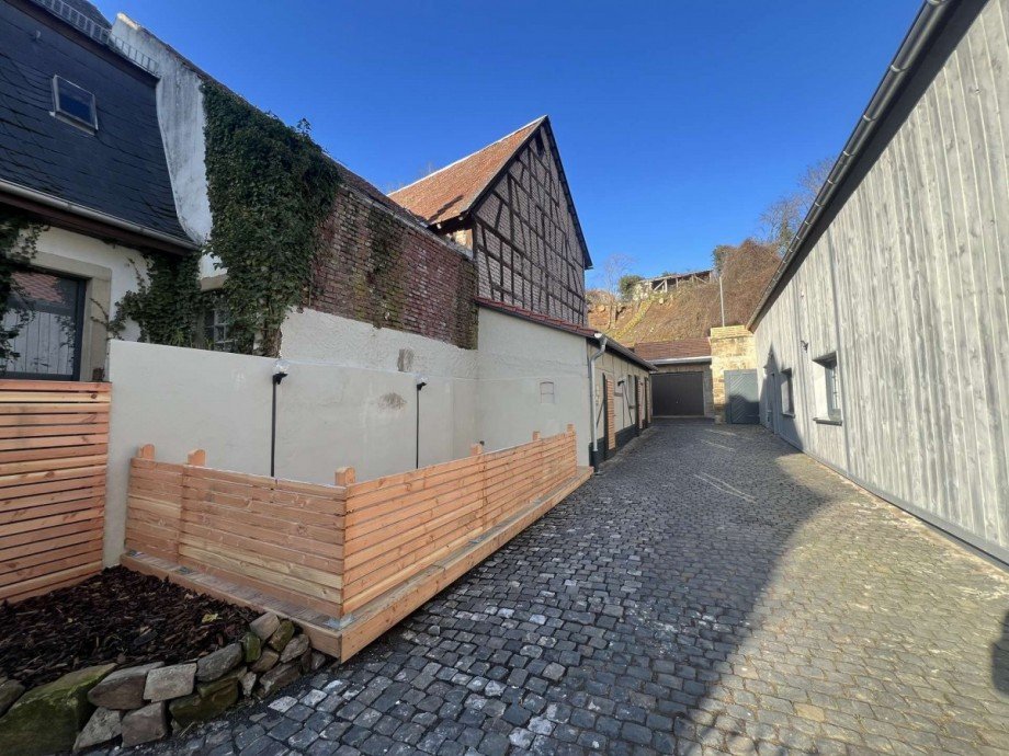 Hofansicht mit Terrasse Etagenwohnung Nu�baum