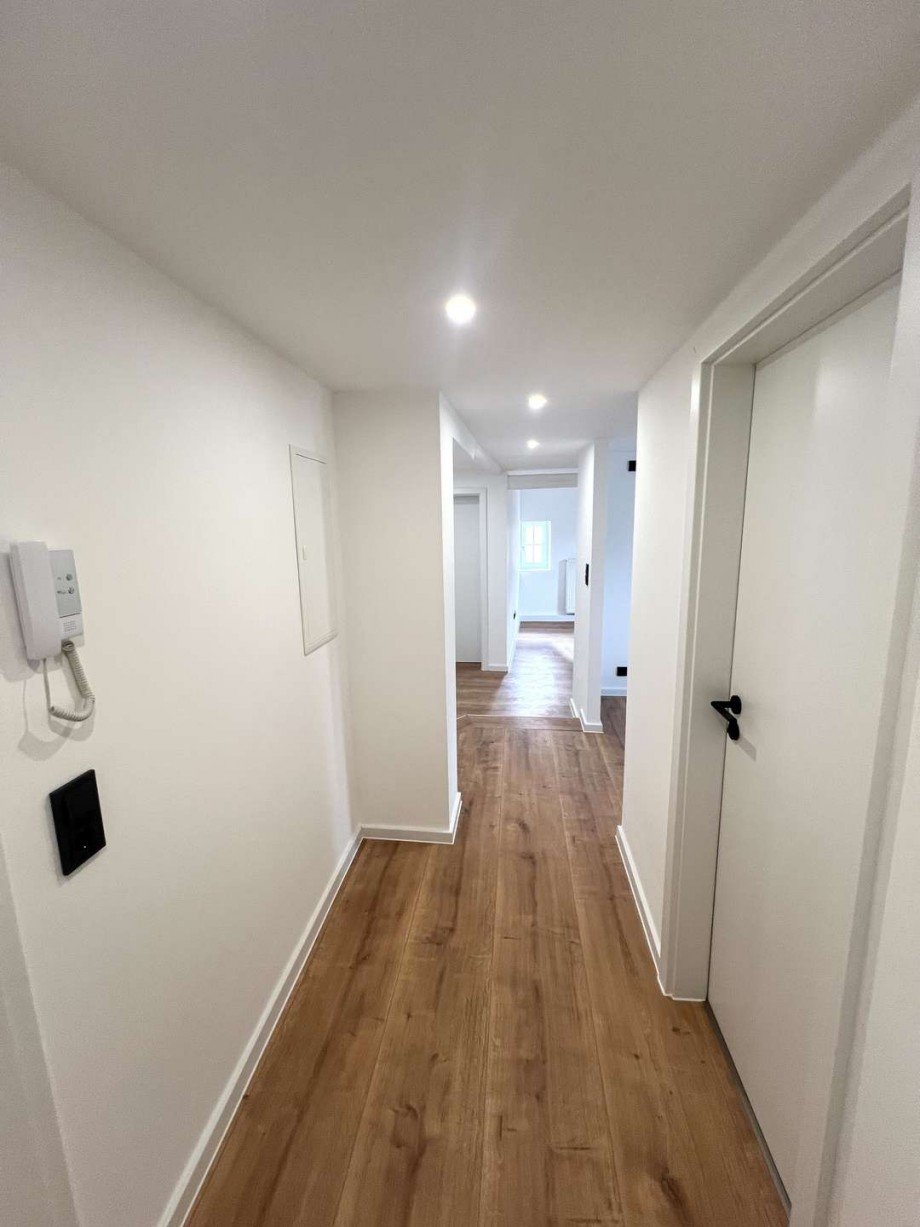 Flur DG Vorderhaus Zweifamilienhaus Nu�baum