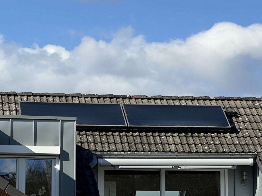 Solaranlage auf Dach Zweifamilienhaus Meddersheim