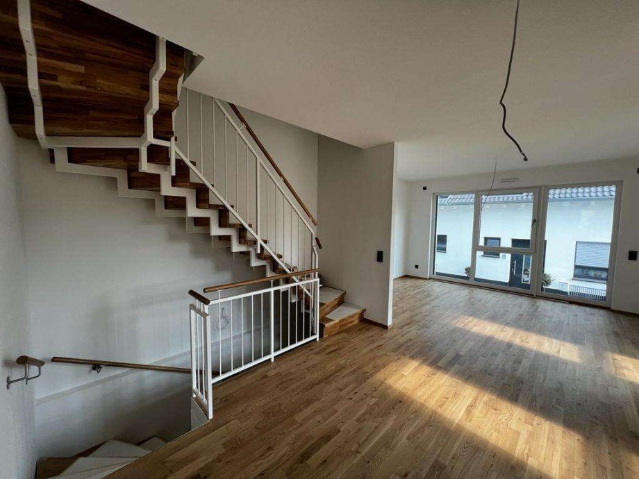 Wohnen/Essen Doppelhaush�lfte Mainz