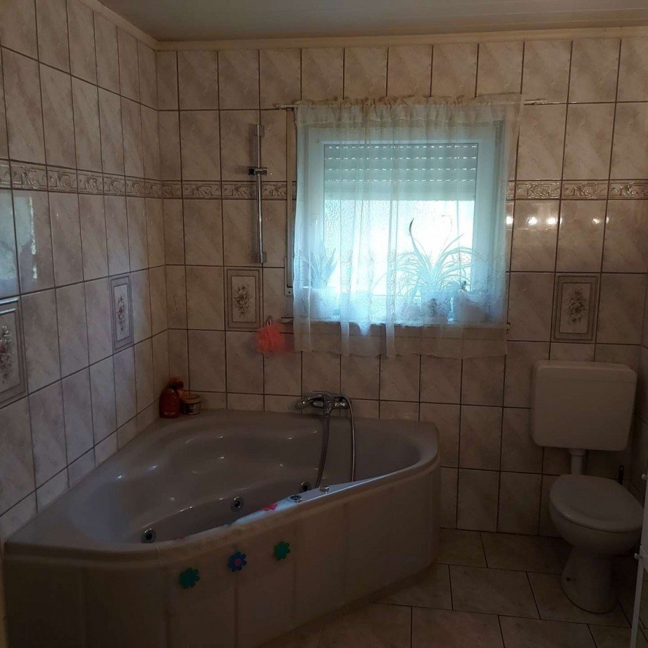 Bad EG Haus Waldb�ckelheim