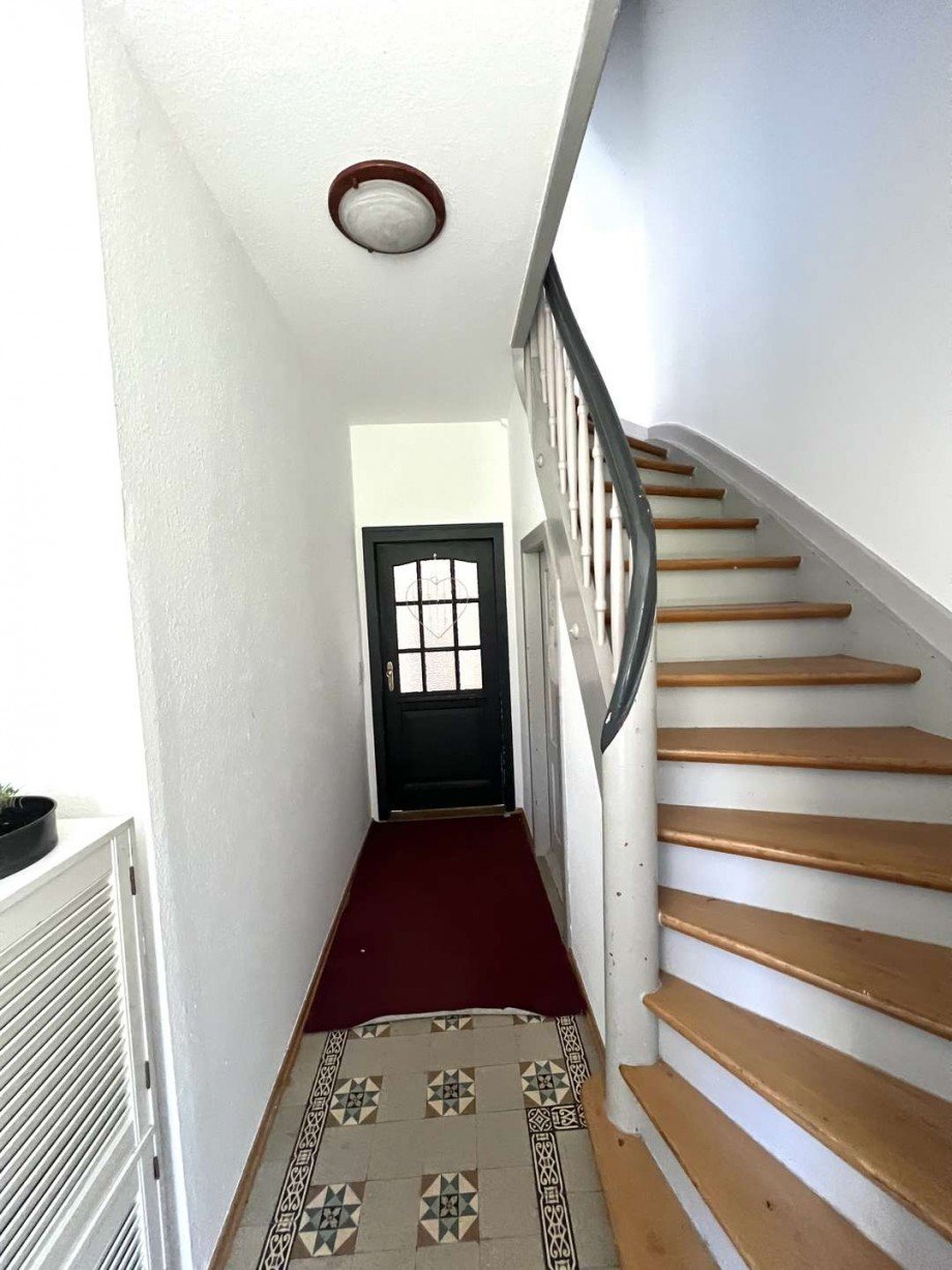 Treppe ins OG Mehrfamilienhaus Kirn