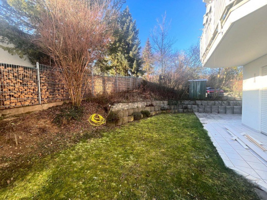 Terrasse mit Gr�nfl�che Wohnung Hackenheim