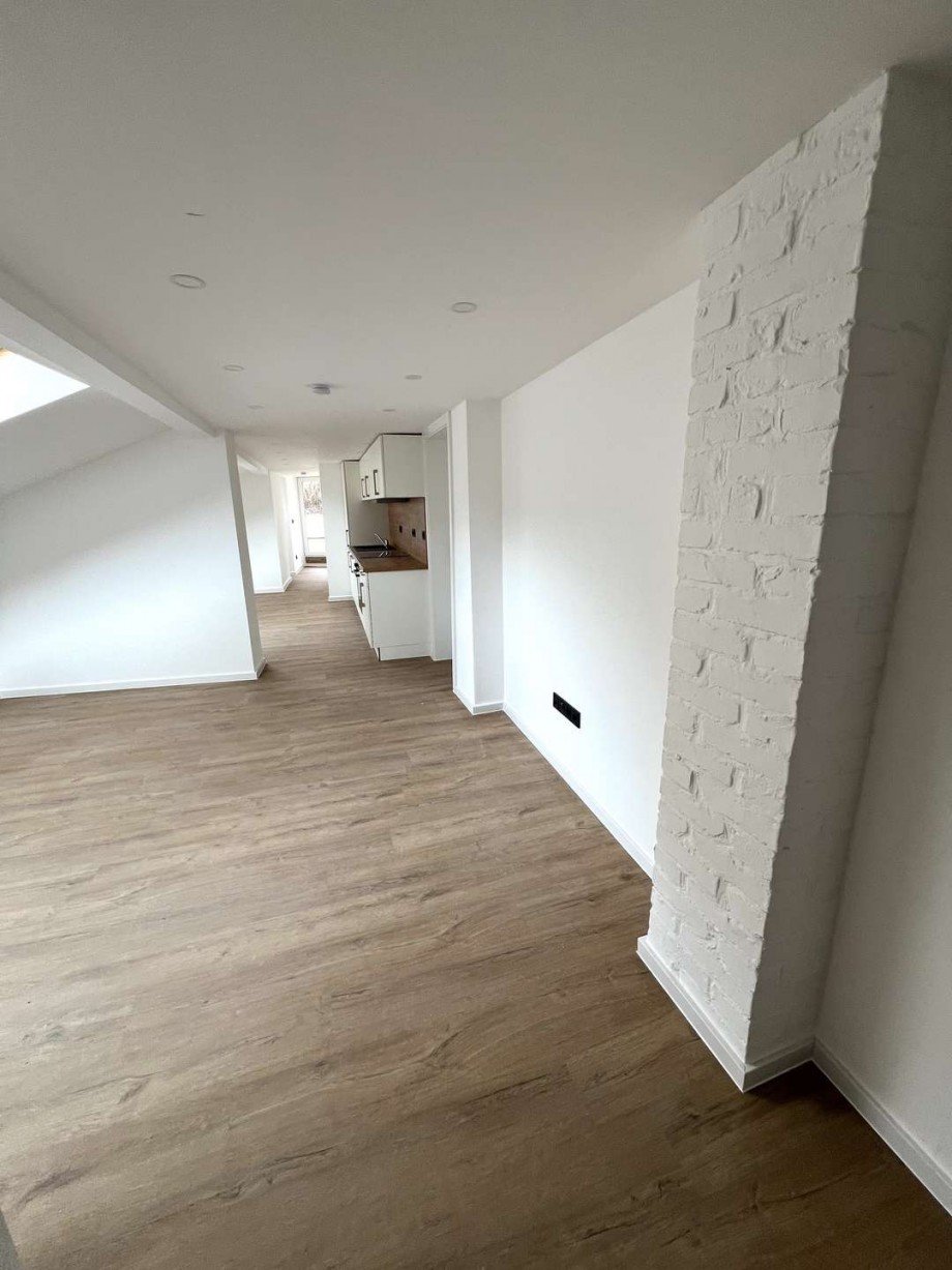 Einbauk�che/Wohnen/Essen Dachgeschosswohnung Nu�baum