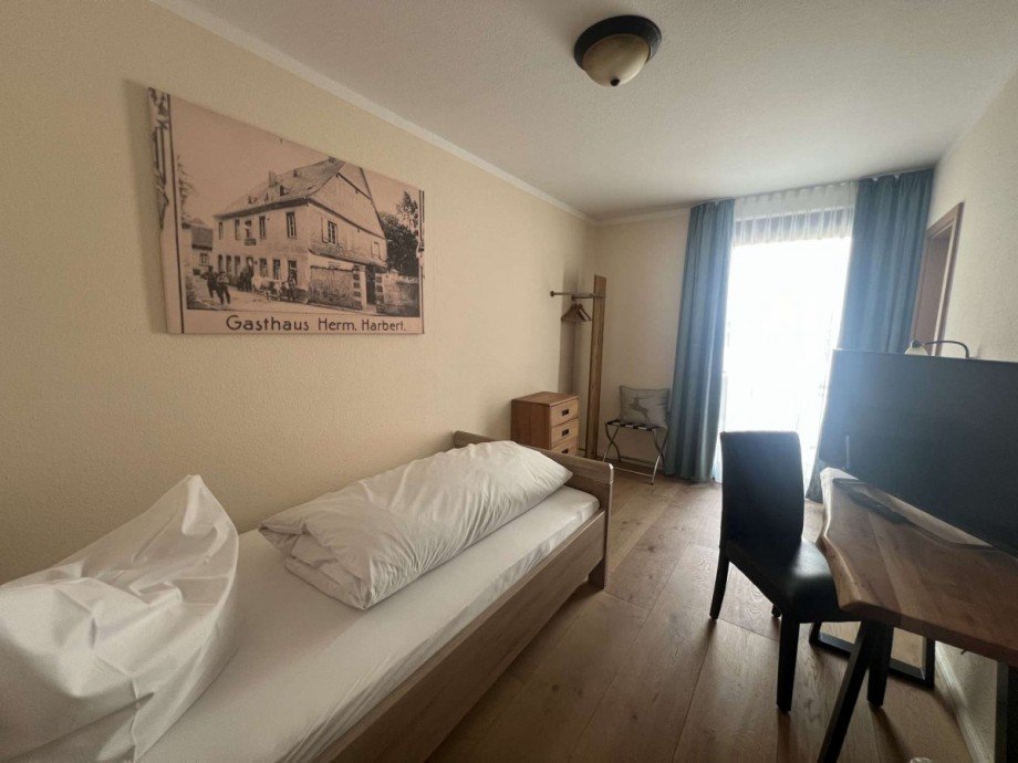 Einzelzimmer B�ro / Praxis Martinstein