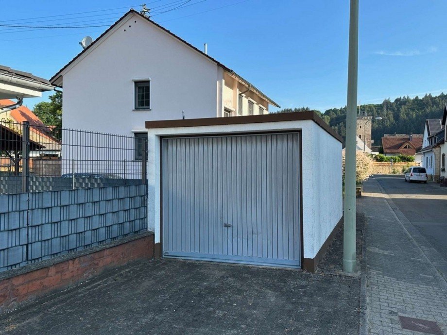 Zus�tzliche Garage Zweifamilienhaus Reipoltskirchen