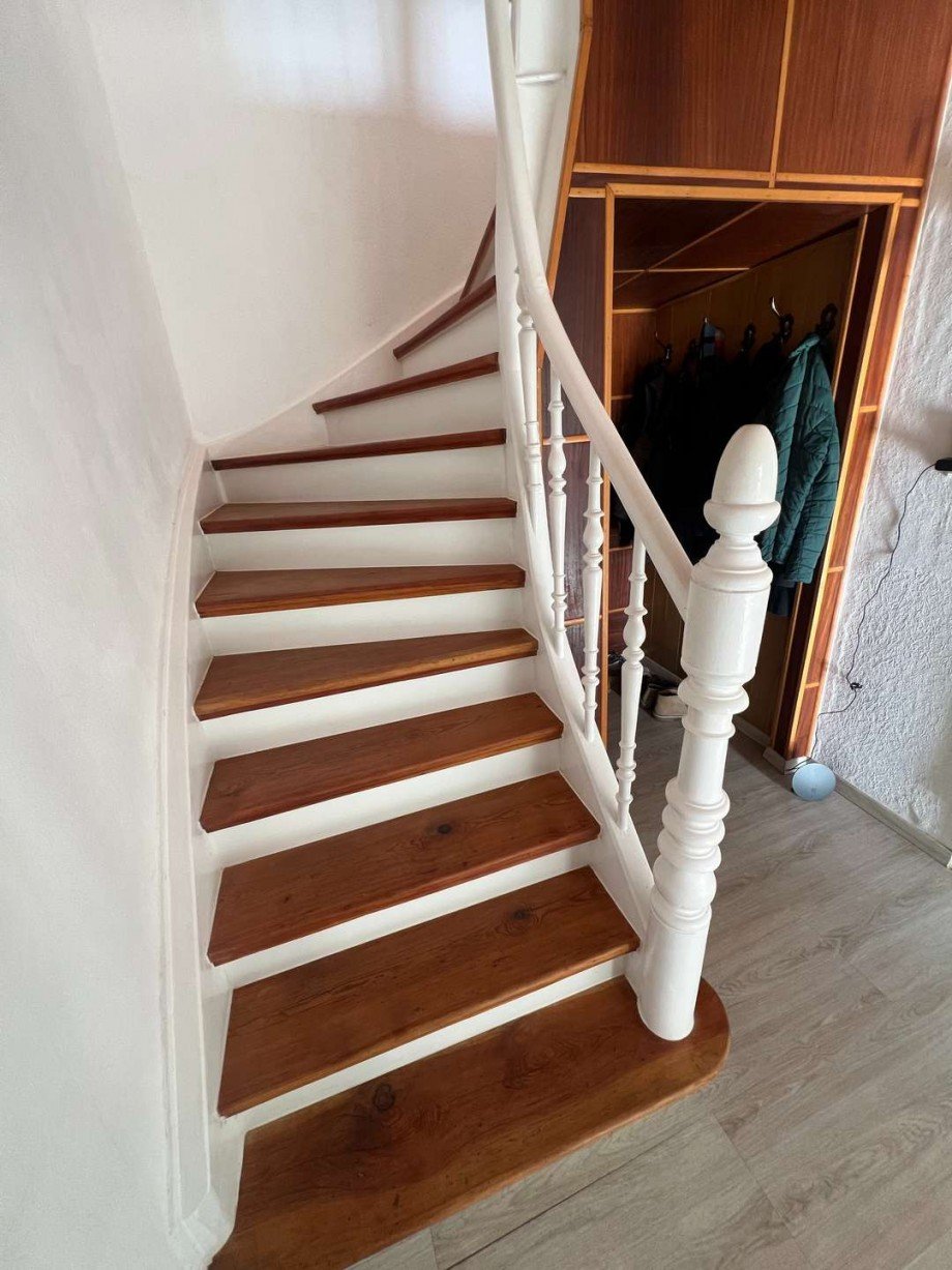 Treppe zum OG Haus 1 Renditeobjekt H�ffelsheim