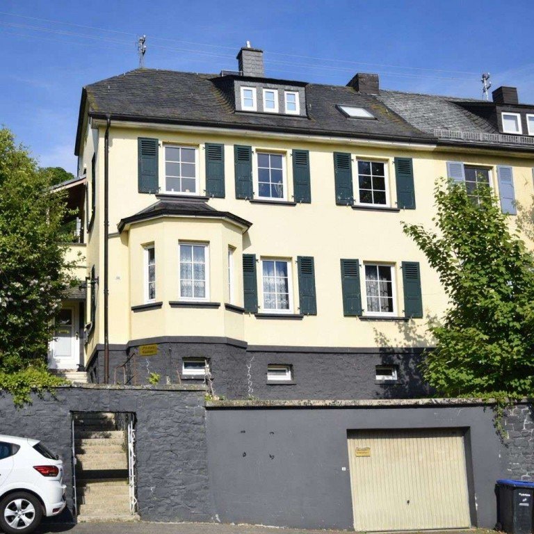 Hausvorderansicht Kirn Mehrfamilienhaus Top-Gelegenheit! Sch�nes Dreifamilienhaus in Kirn zu verkaufen