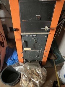 Holzheizung EG Haus 1 PREISREDUZIERUNG!2 H�user zu einem Preis mit gro�em Grundst�ck in Randlage von Aschbach zu verkaufen