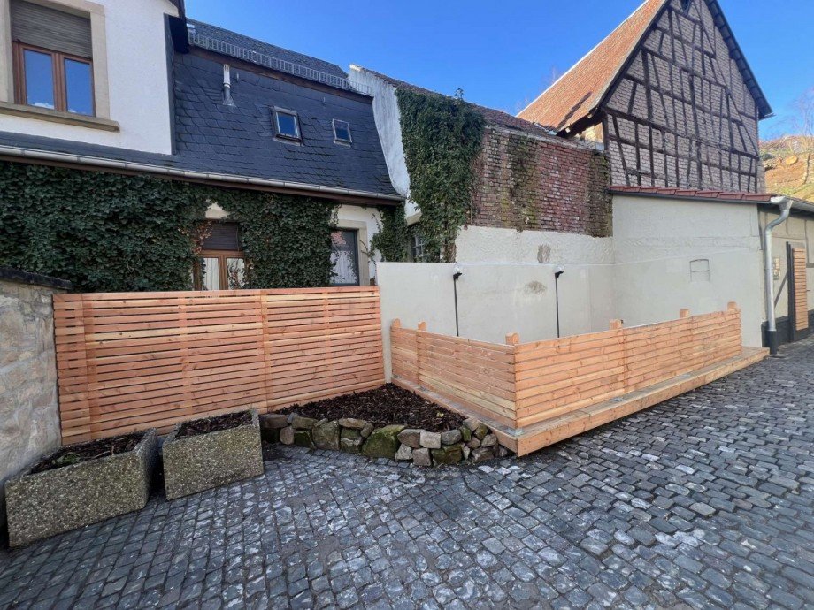 Terrasse im Innenhof Etagenwohnung Nu�baum