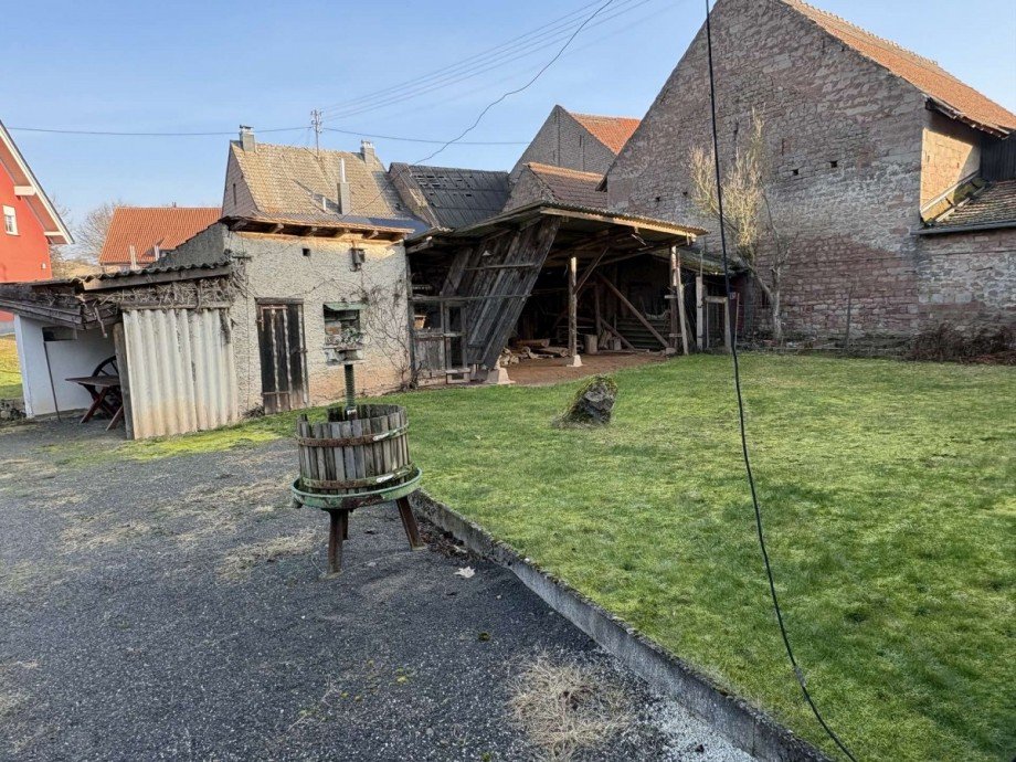 Garten mit Holzschopp Haus B�rweiler