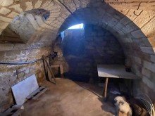 Gew�lbekeller Preisreduzierung! Bauernhaus und idyllischem Innenhof, Scheune und Nebengeb�uden