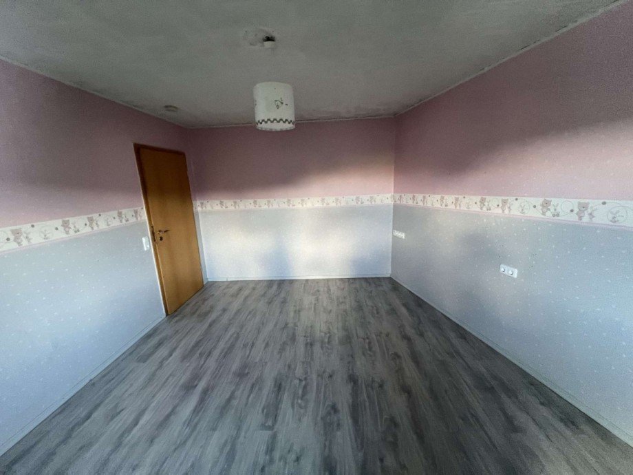 Zimmer 3 OG Wohnung Mehrfamilienhaus Becherbach